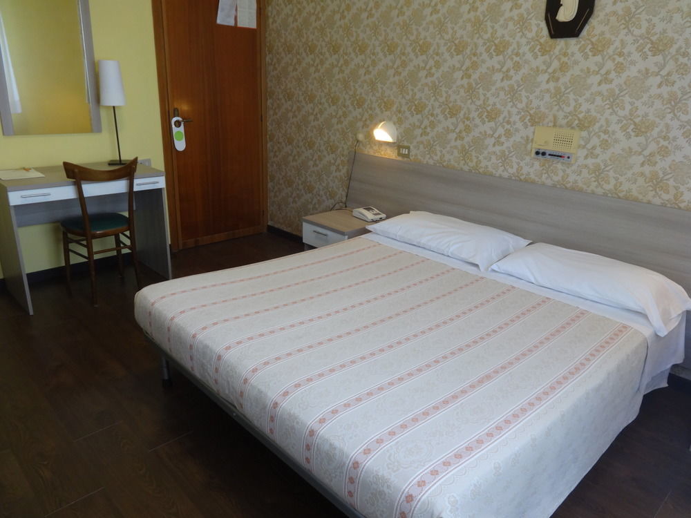 Hotel Saturno Chianciano Terme Exterior foto