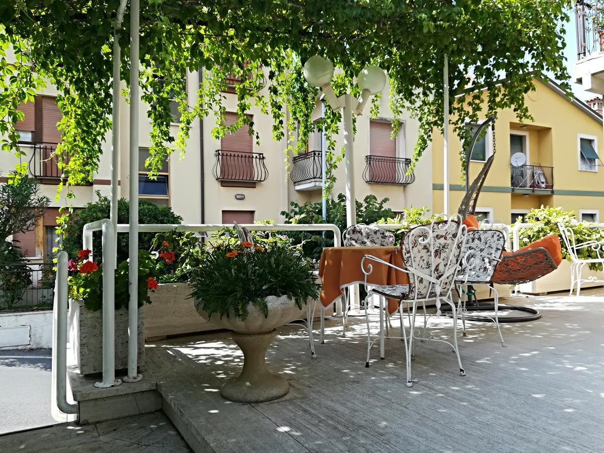 Hotel Saturno Chianciano Terme Exterior foto